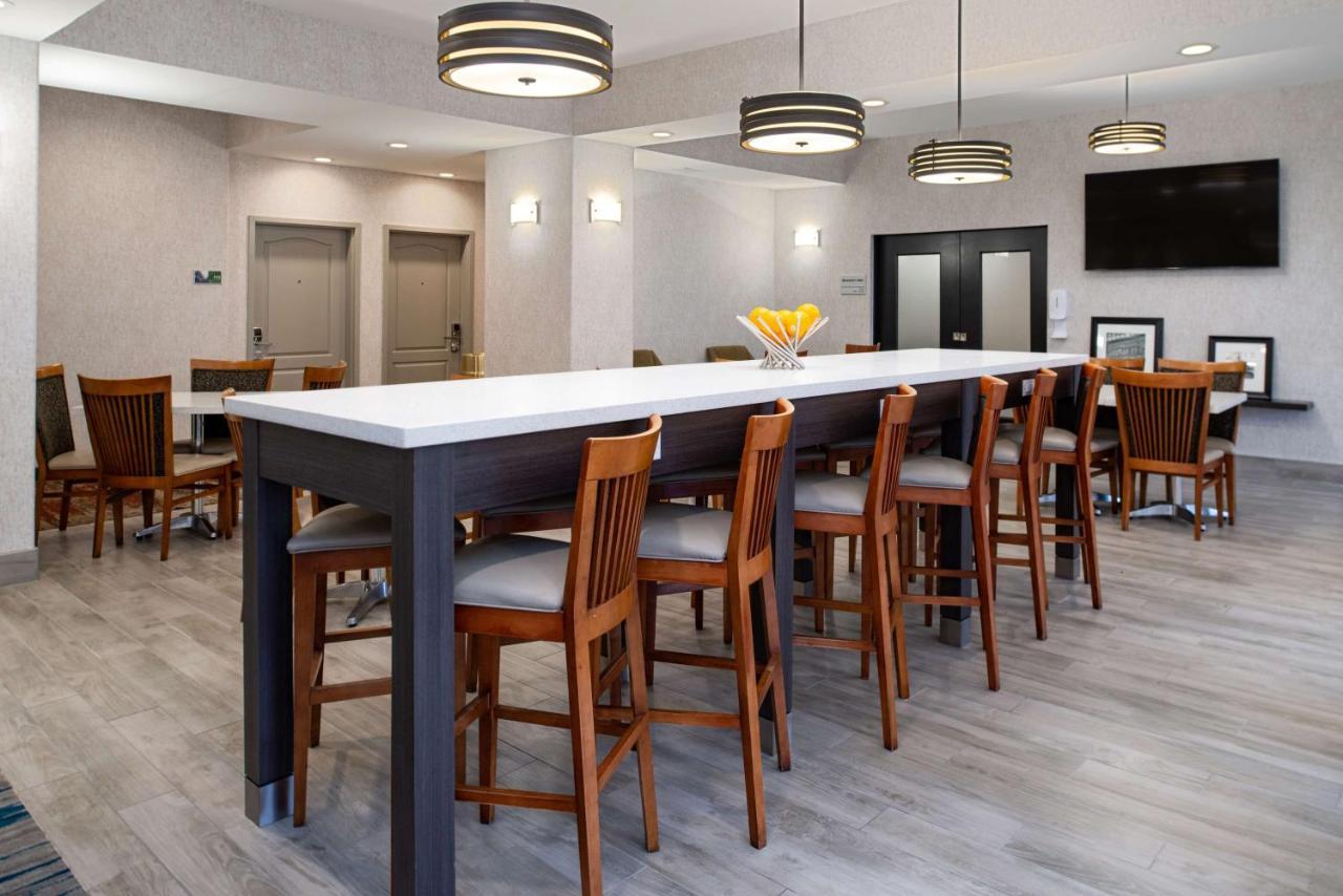 Hampton Inn Kansas City Northeast Luaran gambar