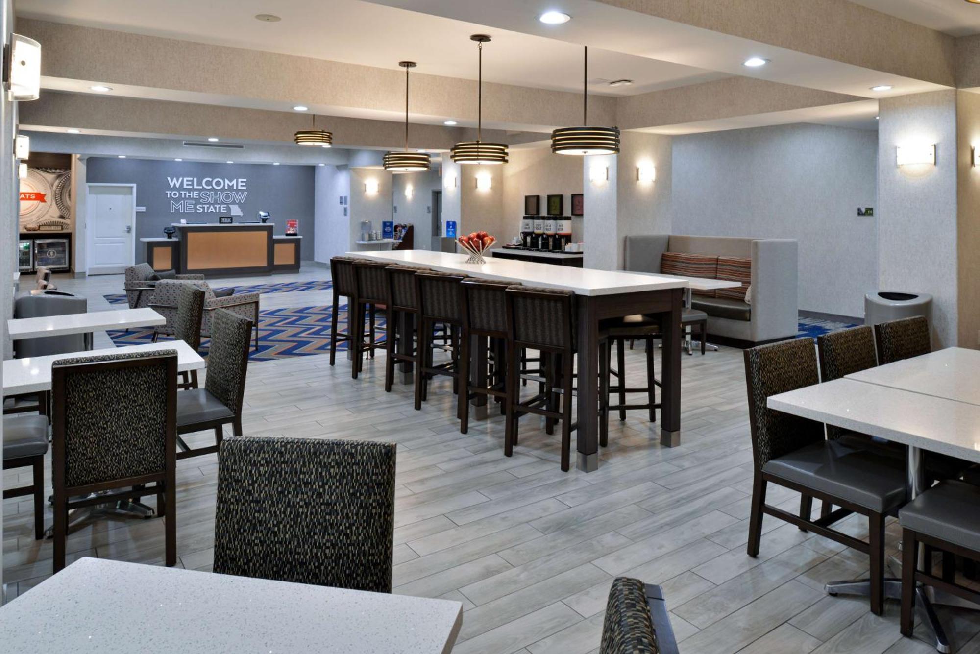 Hampton Inn Kansas City Northeast Luaran gambar