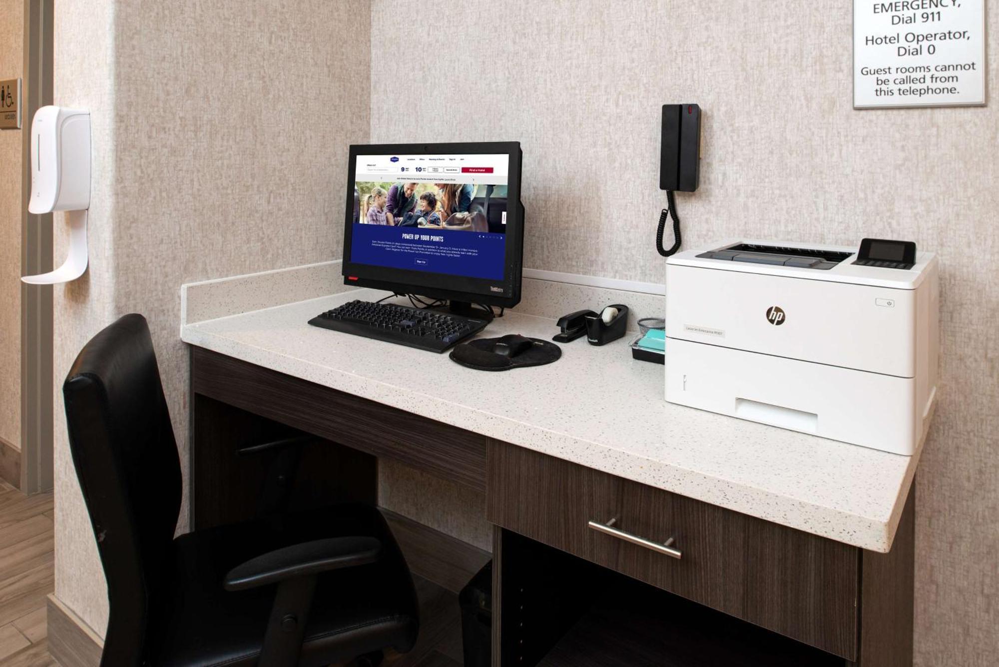 Hampton Inn Kansas City Northeast Luaran gambar