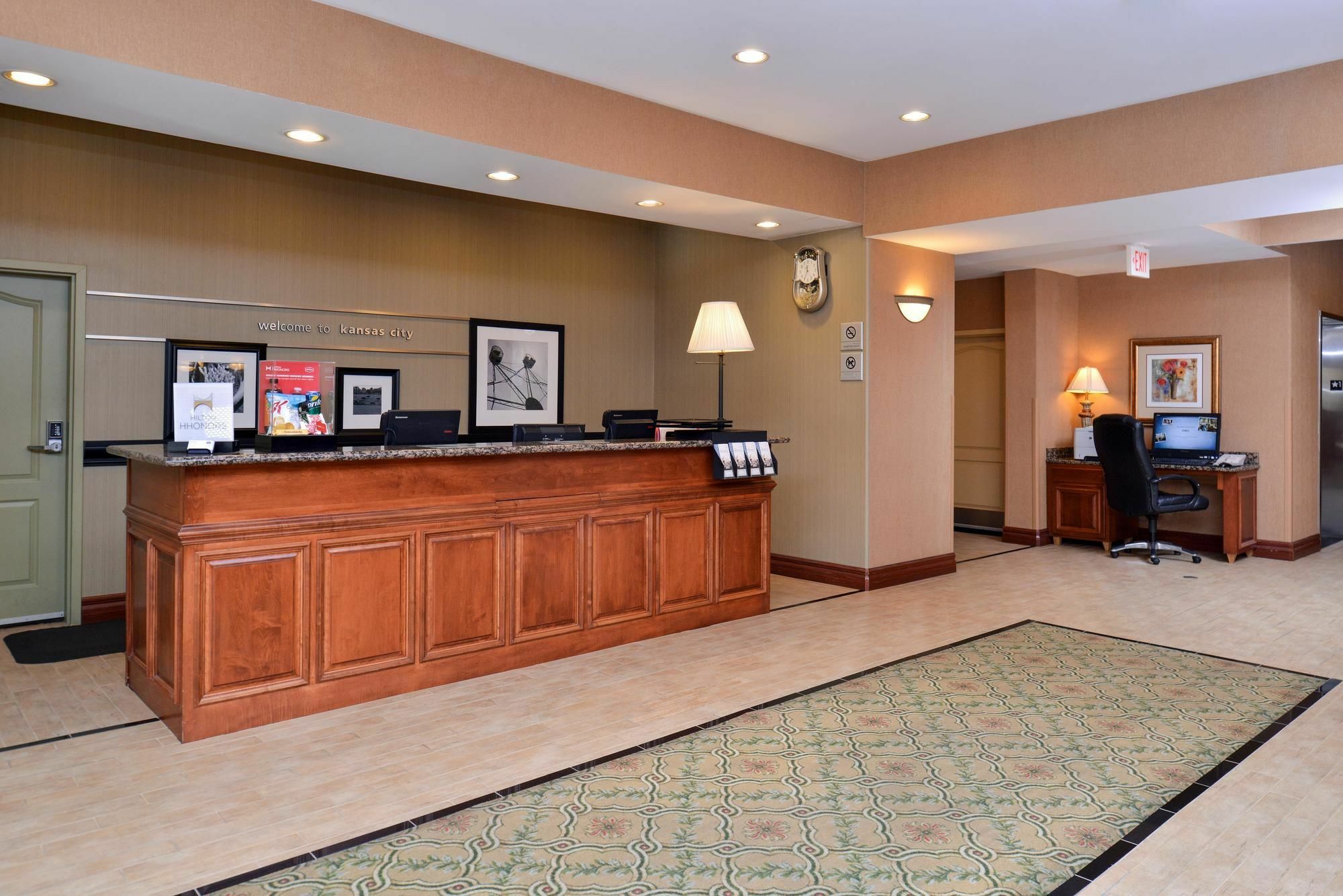 Hampton Inn Kansas City Northeast Luaran gambar